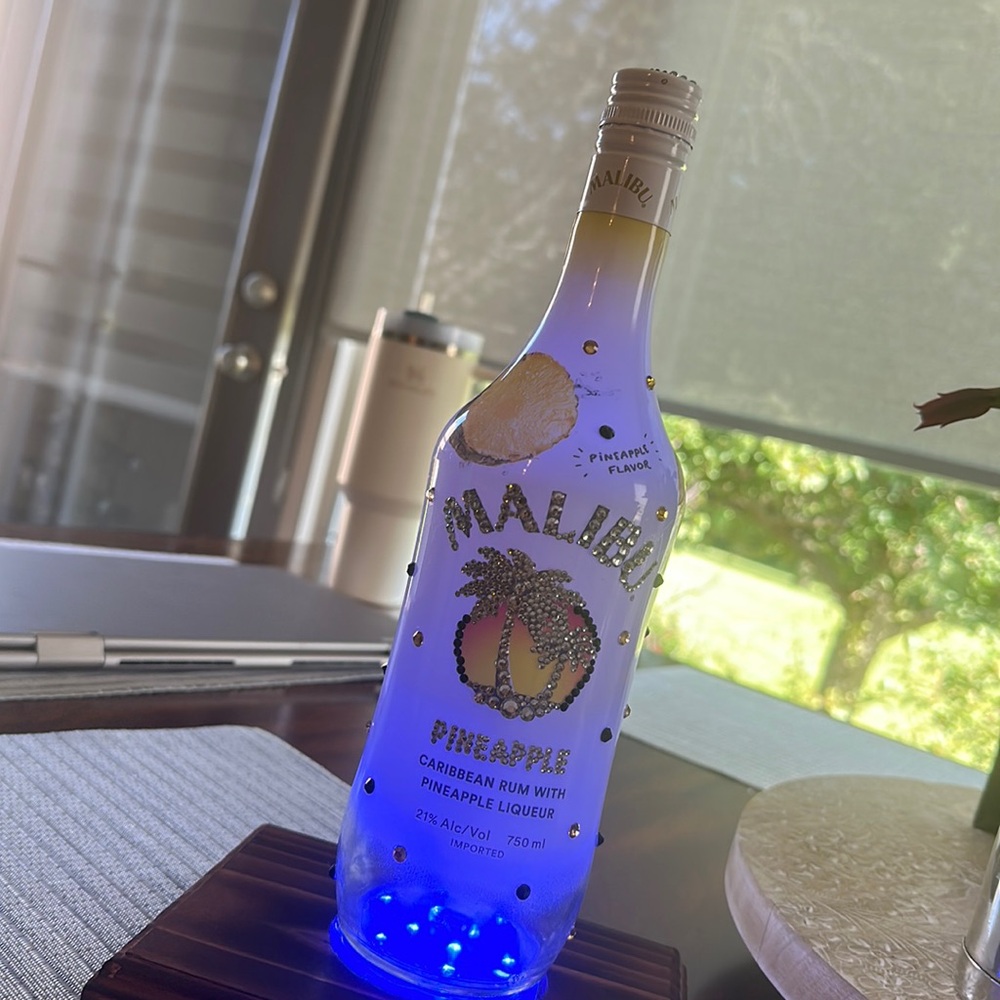 BEDAZZLED MALIBU BOTTLE LIGHT.